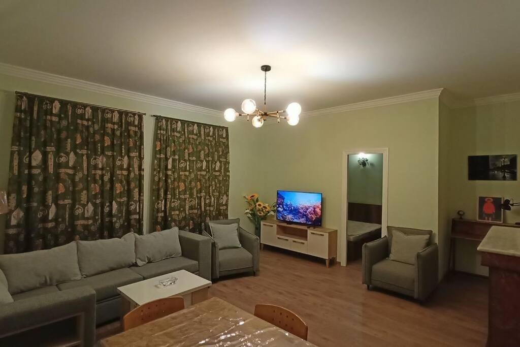 Flat 22 * Tbilisi