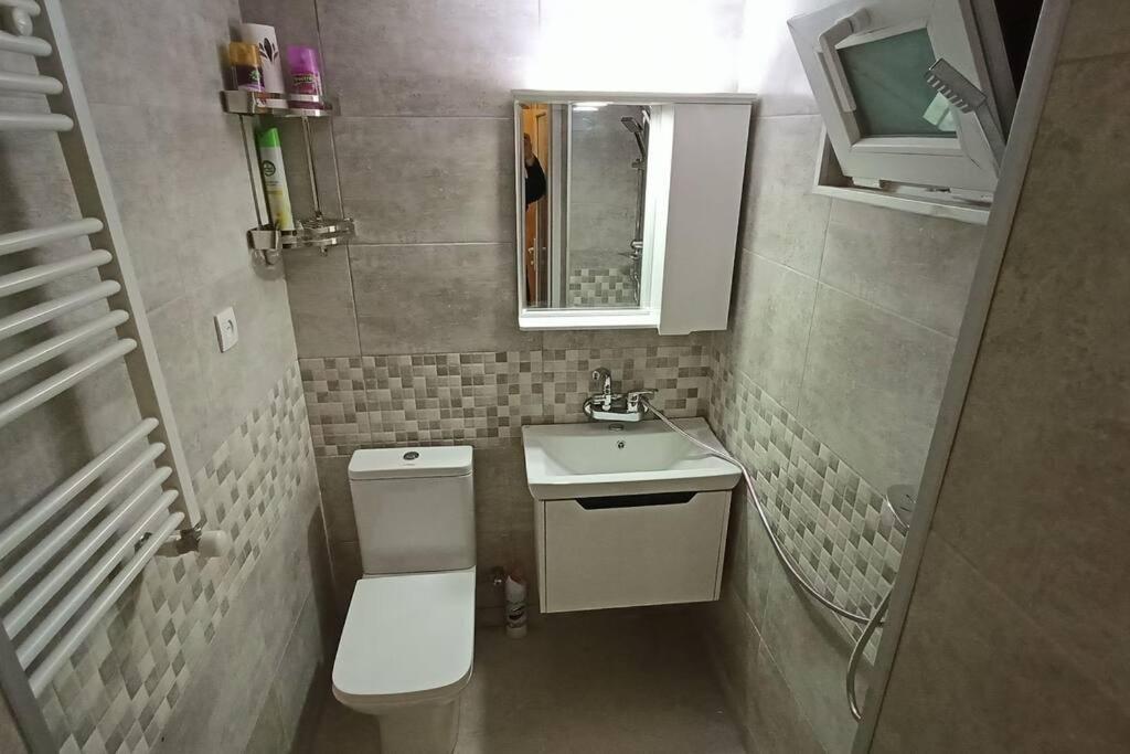 Flat 22 *